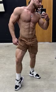 Just a avg fit dude who loves big titty milfs [M] 26 donâ€™t be shy letâ€™s have some fun
