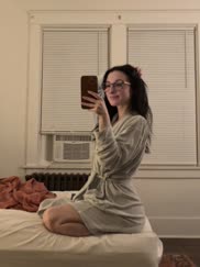 I bought this robe so I could feel like Carmela Soprano but maybe itâ€™s more Tony [f]