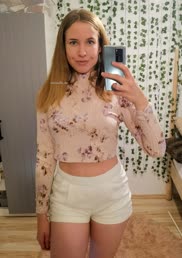 Feeling cute in my outfit ðŸ¥° [F]