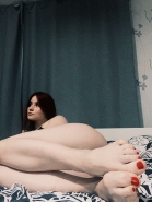 Count the toes ;)