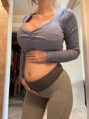 Do you think Iâ€™m still really cute even though Iâ€™m pregnant? ðŸ˜ˆ