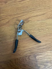 Can anyone id this eyelash curler?