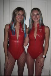 Two Great Girls In Red: Zipper 