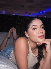 the pose &lt;3