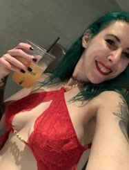 Red Lace Lingerie: A Sultry Selfie