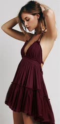 VerfÃ¼hrerische Dame in einem roten Kleid