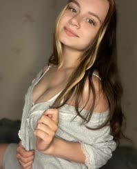 HowdoIgetattentionfromolderguys 