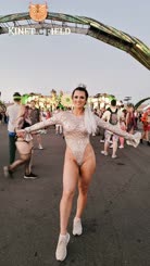 Meetmeundertheelectricsky  