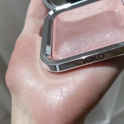 Pleasehelpmedupethisblush highlighter  KikoMilanoHappyB dayBellezza BakedBlush 