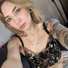 [f] I'm in love with selfies!