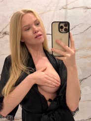 Teasingyouwithmyboobs