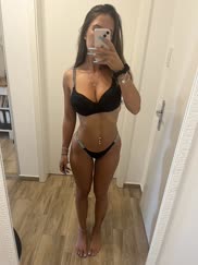 My big tits match my petite body sooo wellðŸ˜‹