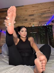 i love having pinky soles :)