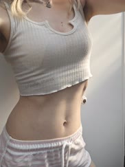 Thought the evening light made this one look cute! ðŸ’‹ [F]