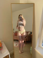 hereâ€™s me in my tuesday undies to hopefully make your thursday better :) [f]