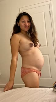 Doesnt get much more mom bod than my pregnant belly. I want to look like this again.