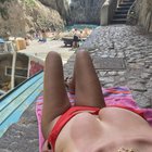 Soll ich meine Titten rausholen ?[F]