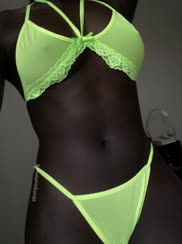 Feeling so sexy in this color