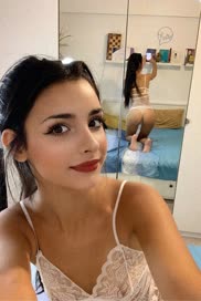 I need a men who love small brunettes