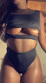Does guy really love to eat tits