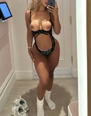CUM join me in the changing room papi ðŸŒ¶ï¸(f)