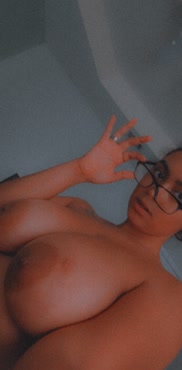 Do you still like girls with glassses..?