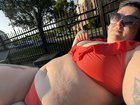 Fat poolside babe ðŸ˜Ž