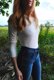 I can't be the only one who thinks pokies pair well with mom jeans (F)