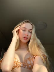 Pale and beauty [F]