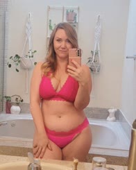  A woman's best hour: Selfie Edition