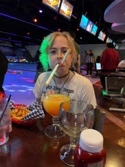 I unironically really love this stupid photo of me ??