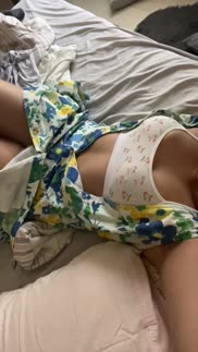 I canâ€™t button this dress.. need some help Daddy